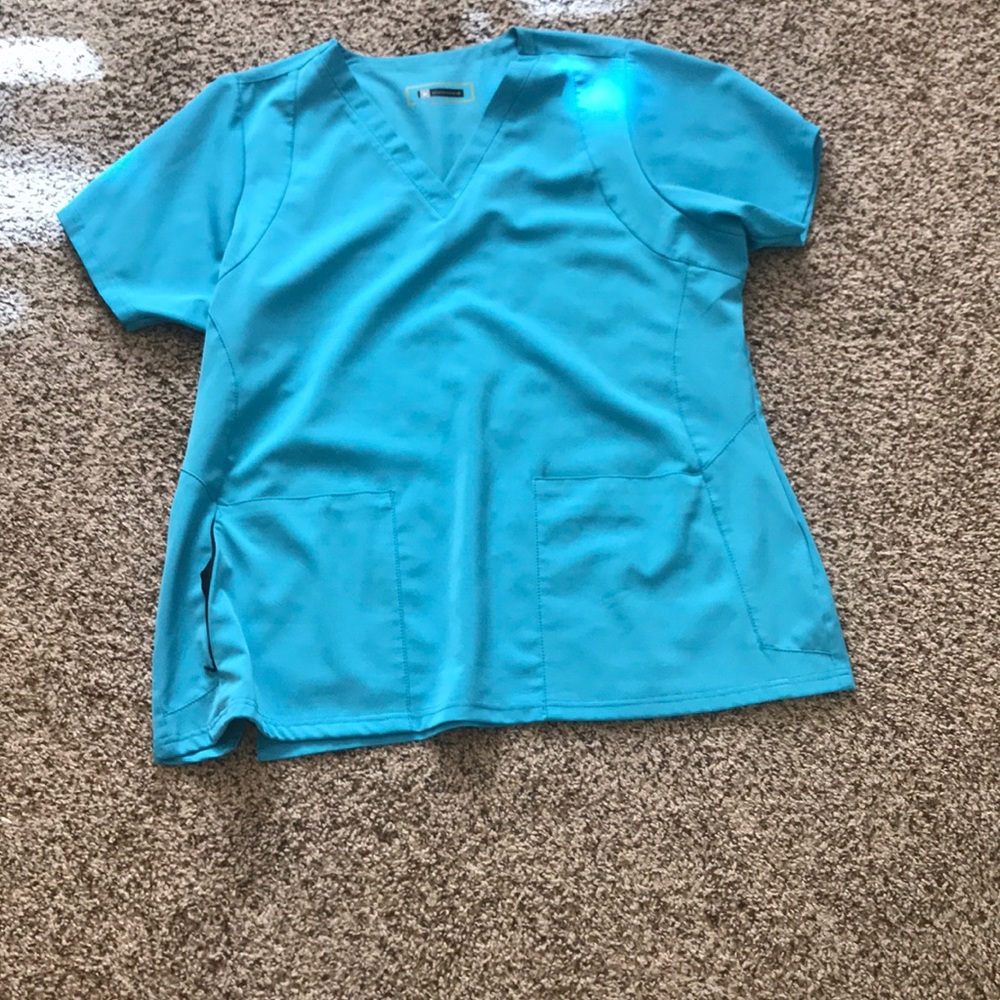 Wonder wink scrub top XL